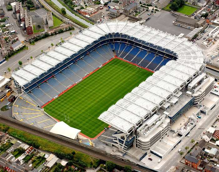 Murawa na Croke Park, która rozwścieczyła tysiące kibiców, wygląda jak szachownica!