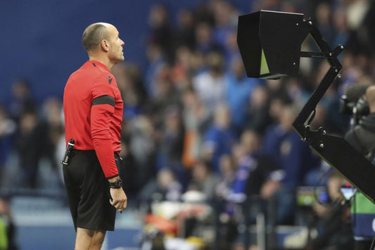 AR pod lupą: były sędzia UEFA krytykuje brak przejrzystości w meczu Rangers vs Panathinaikos