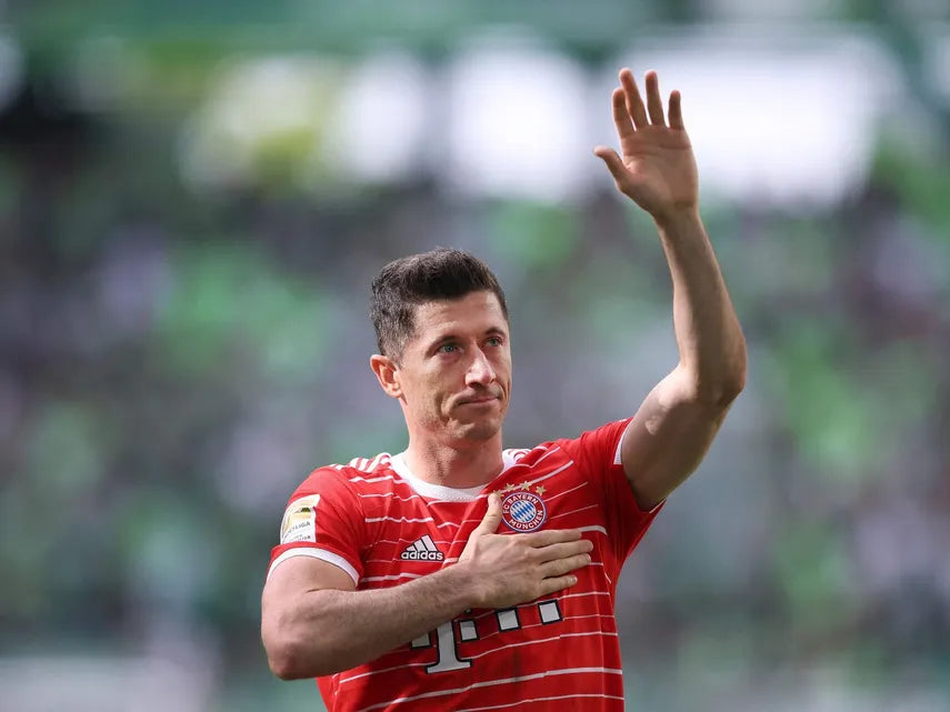 📵 Lewandowski mówi: „Zabrali mi opaskę, gdy kładłem dzieci spać”
