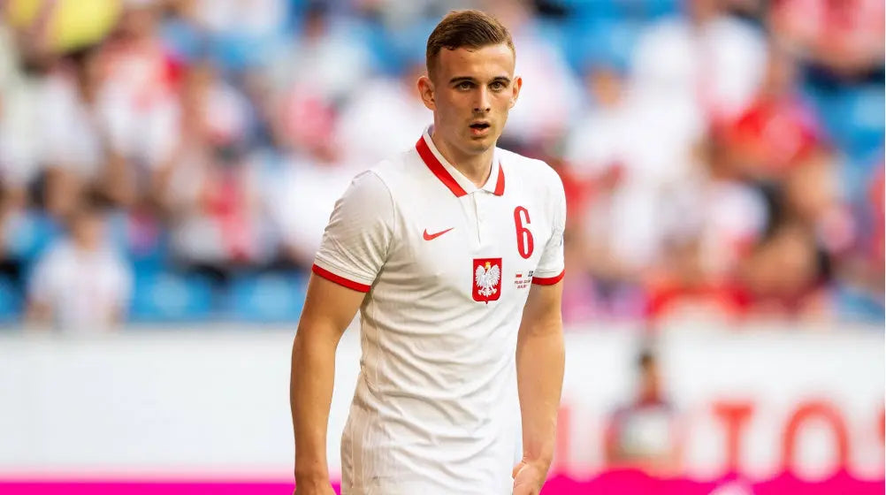 Najlepiej strzeżony sekret! Młoda polska gwiazda piłki nożnej, która olśniewa Europę Box2Box - Sklep z koszulkami piłkarskimi z całego świata